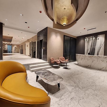 Iva Premium Delhi Airport With Airport Drop Hotell New Delhi Eksteriør bilde