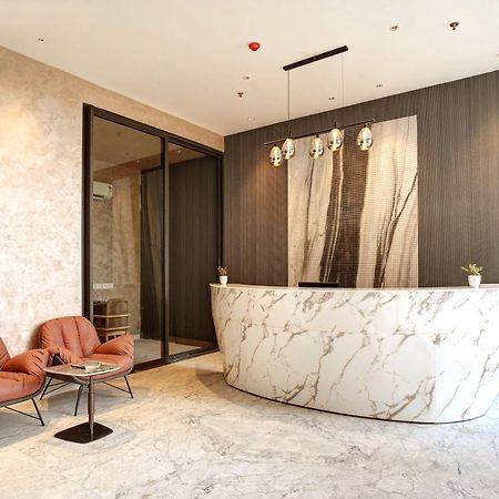Iva Premium Delhi Airport With Airport Drop Hotell New Delhi Eksteriør bilde