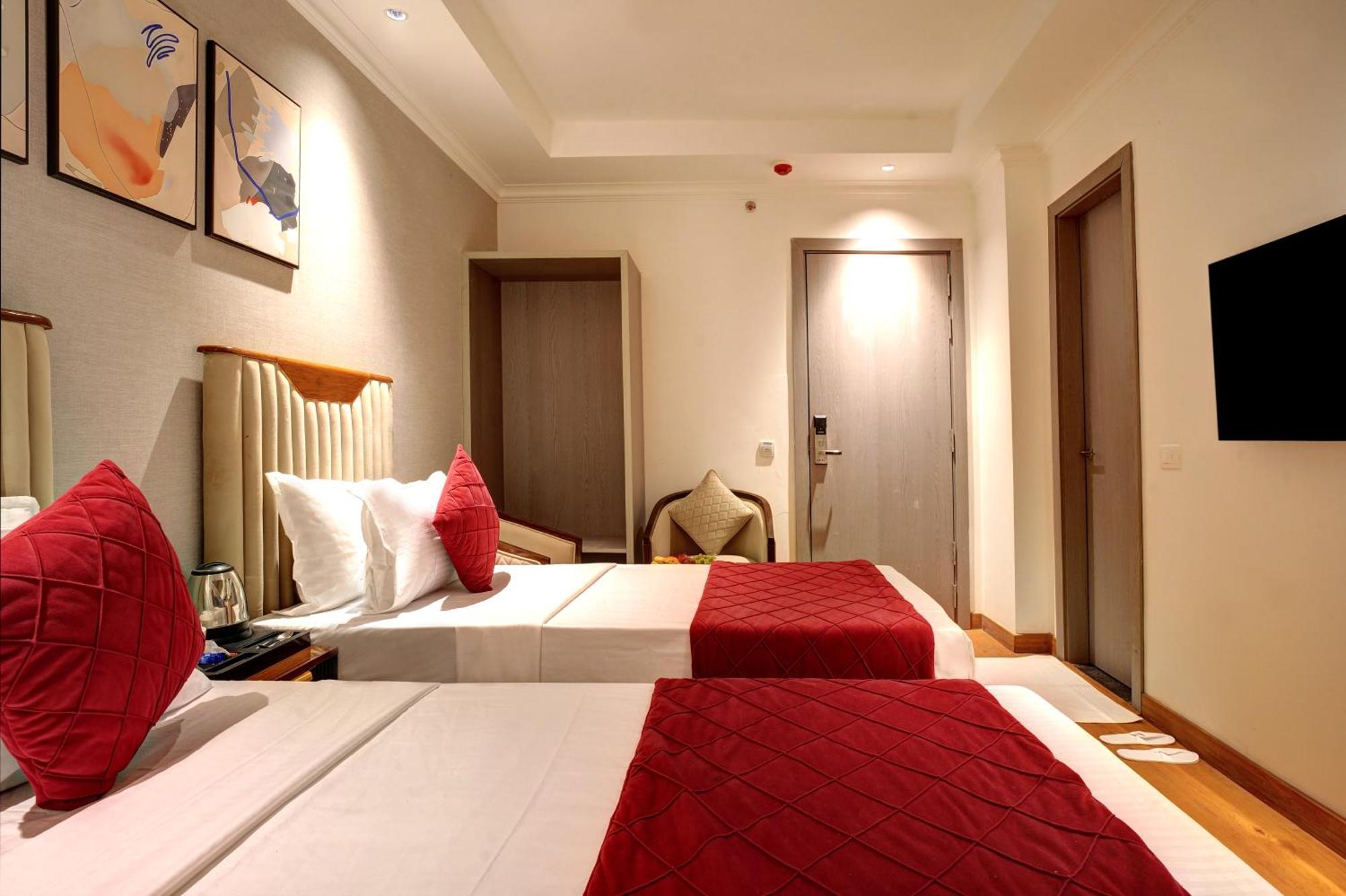 Iva Premium Delhi Airport With Airport Drop Hotell New Delhi Eksteriør bilde