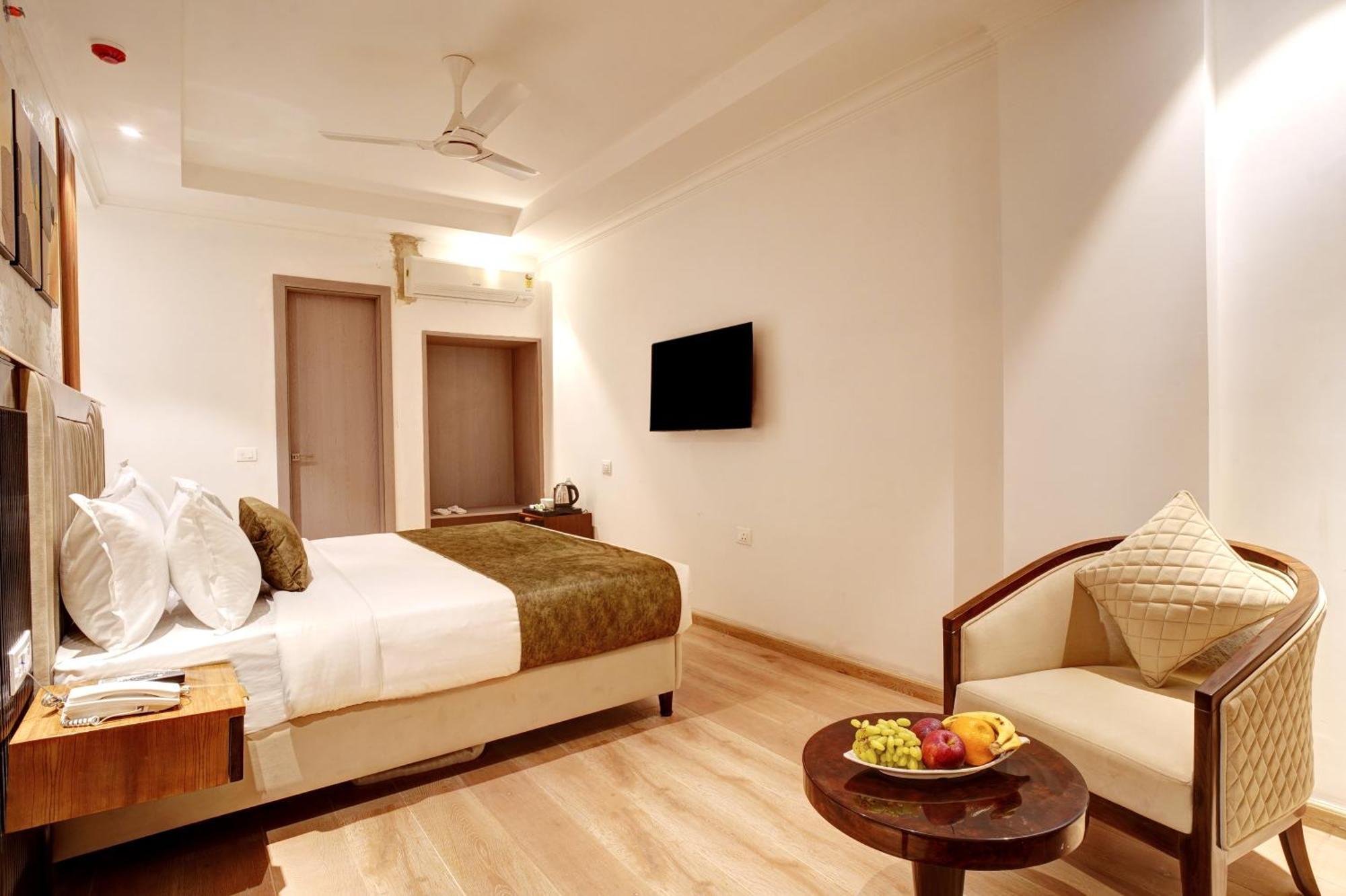 Iva Premium Delhi Airport With Airport Drop Hotell New Delhi Eksteriør bilde