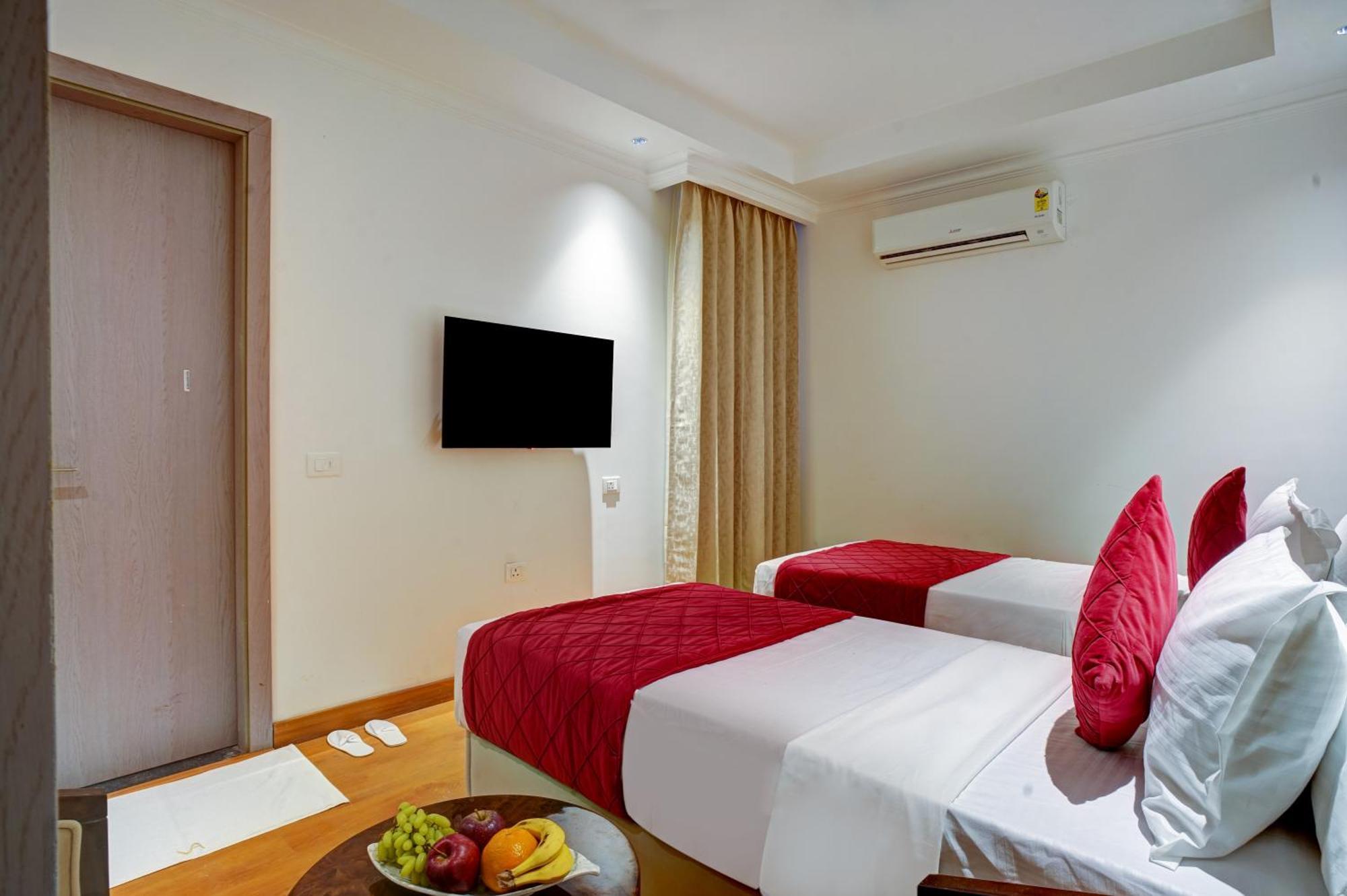 Iva Premium Delhi Airport With Airport Drop Hotell New Delhi Eksteriør bilde