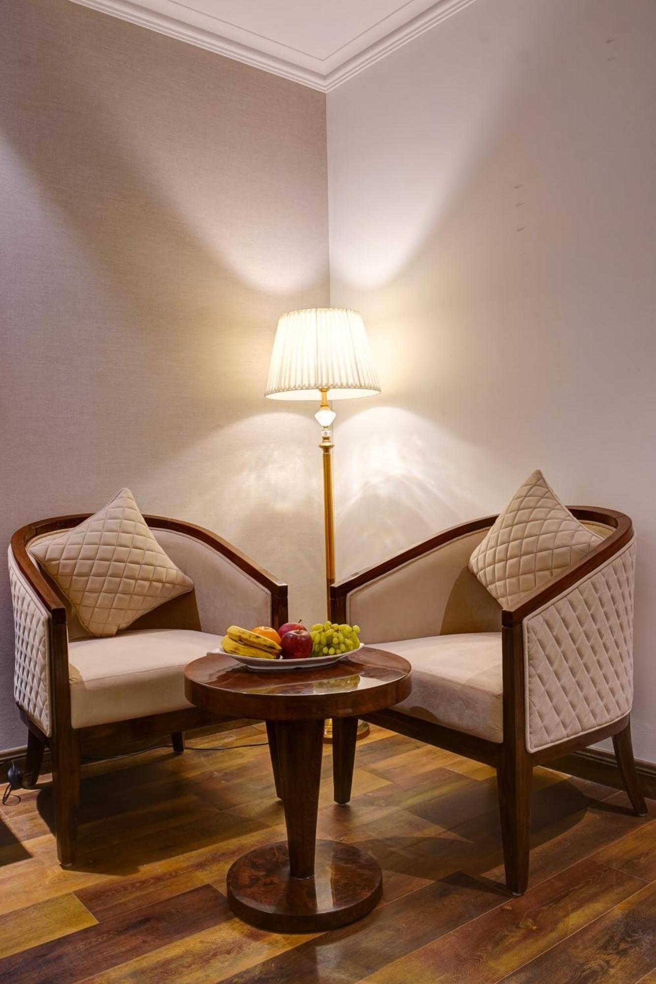 Iva Premium Delhi Airport With Airport Drop Hotell New Delhi Eksteriør bilde