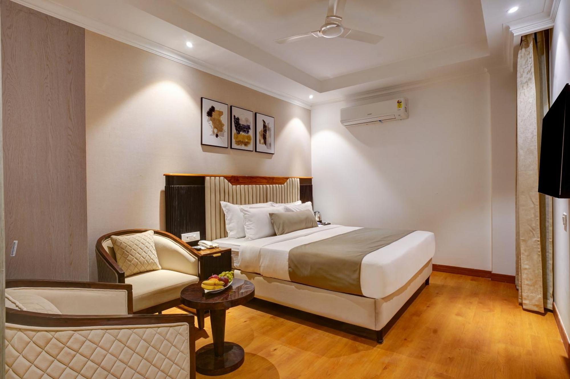 Iva Premium Delhi Airport With Airport Drop Hotell New Delhi Eksteriør bilde