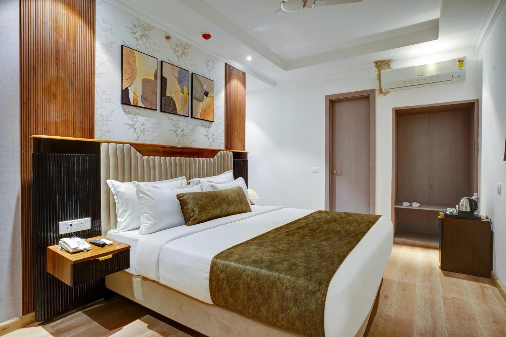Iva Premium Delhi Airport With Airport Drop Hotell New Delhi Eksteriør bilde