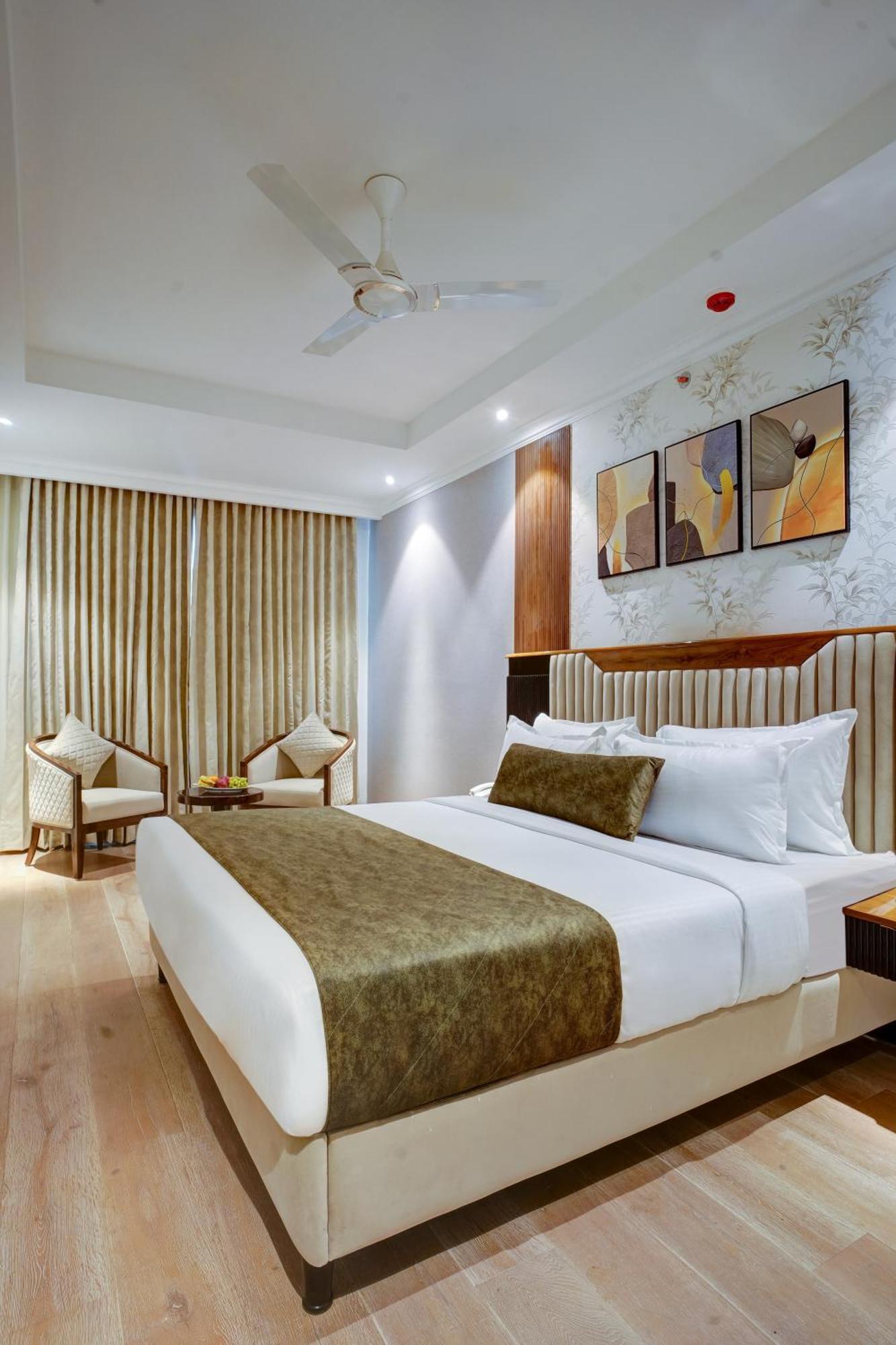 Iva Premium Delhi Airport With Airport Drop Hotell New Delhi Eksteriør bilde