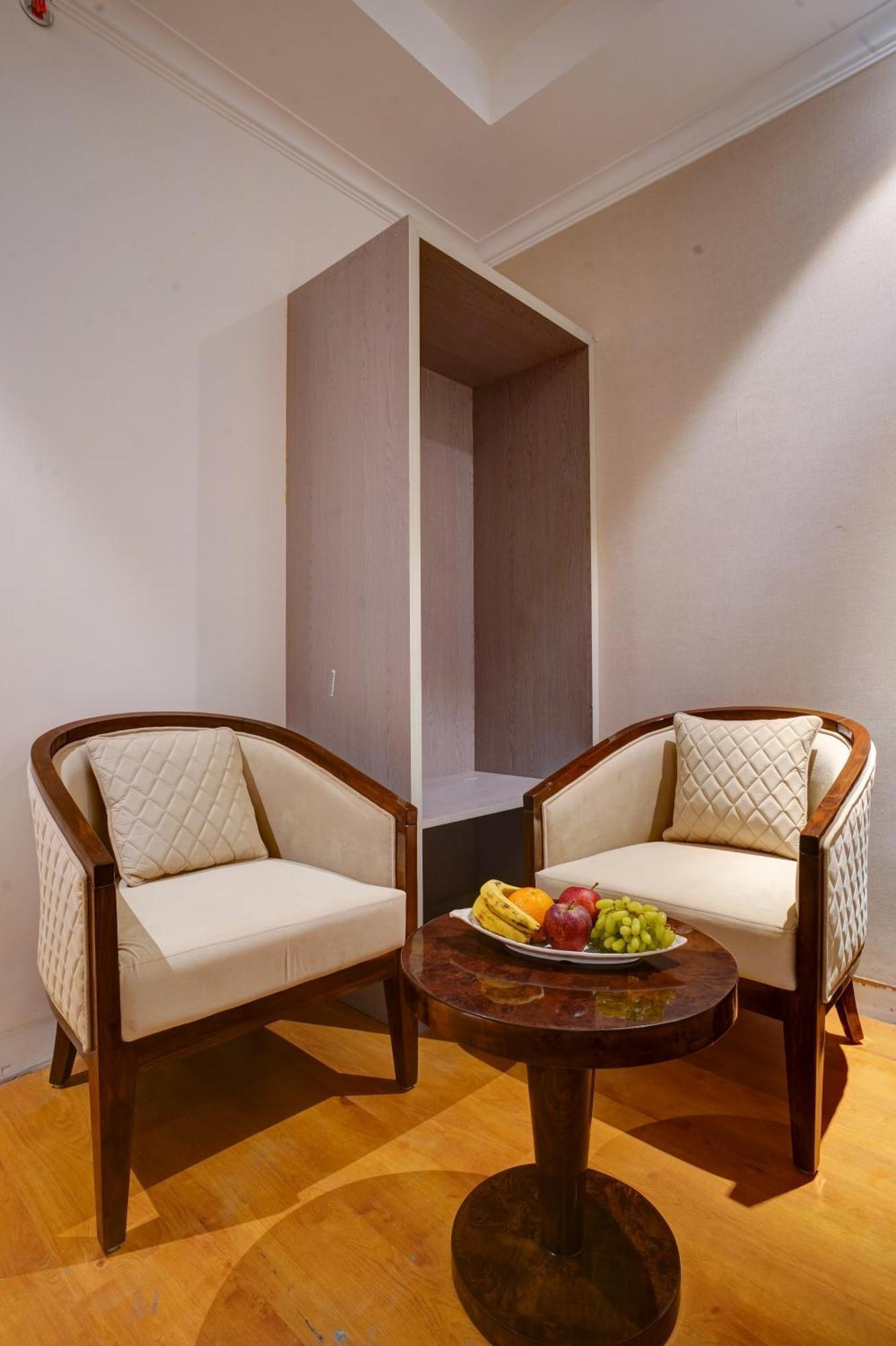 Iva Premium Delhi Airport With Airport Drop Hotell New Delhi Eksteriør bilde