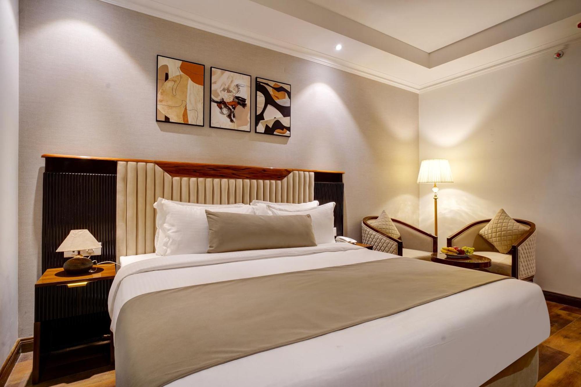 Iva Premium Delhi Airport With Airport Drop Hotell New Delhi Eksteriør bilde